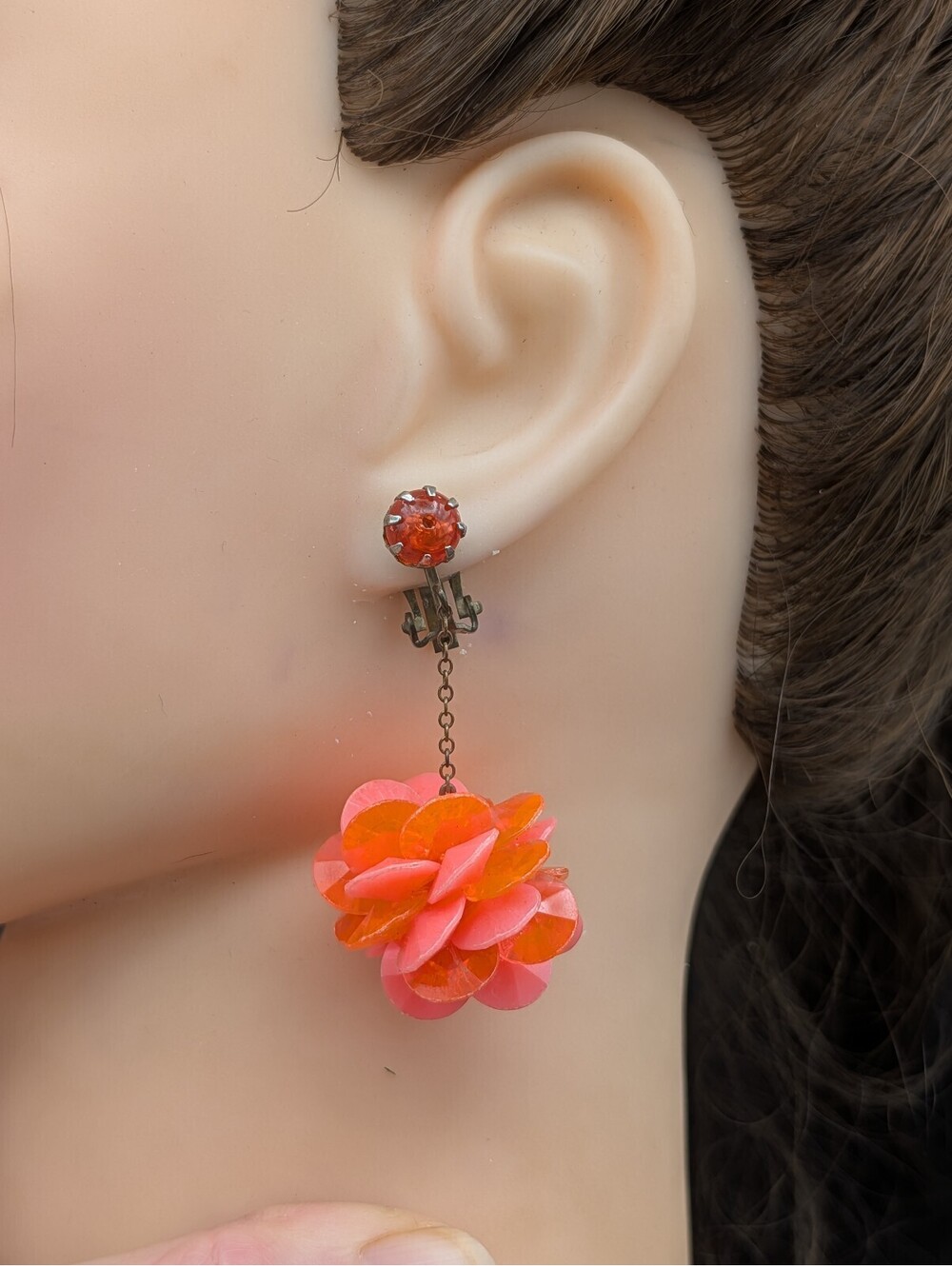 Vtg 1950s Coral Pink Orange Plastic Cluster Dangle Clip On Earrings Statement